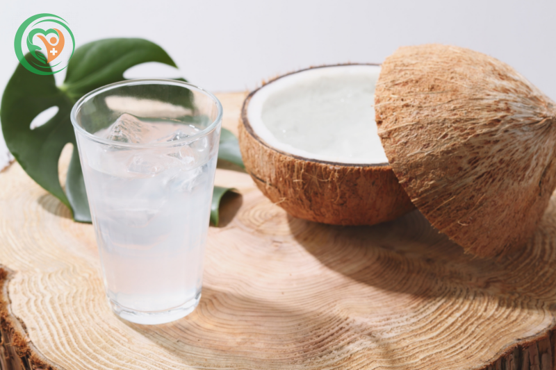 Cách uống nước dừa giảm mỡ bụng​